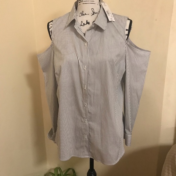 Worthington Tops - 😇Women’s Worthington Cold Shoulder Blouse